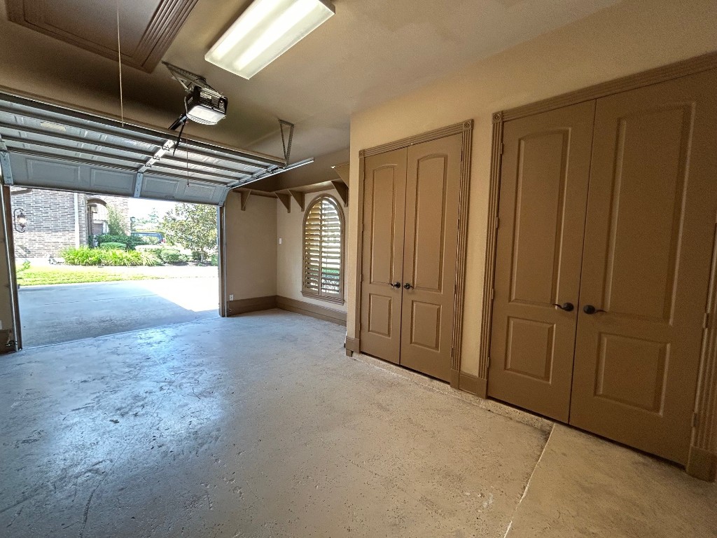 7511 Raes Creek Drive Spring, TX 77389 - Photo 40 of 41 a view of a room with wooden walls