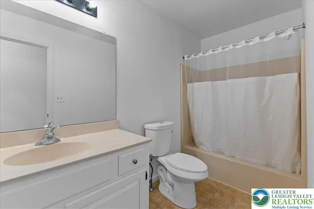 $3,800 | 6832 Scenic View Drive, Lower Macungie Township, PA 18062