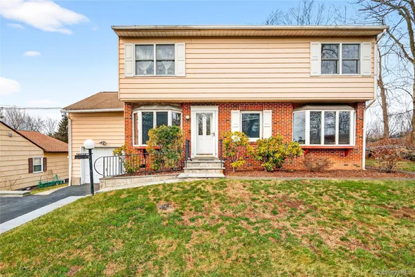 $769,000 | 19 Indian Trail, White Plains, NY 10603