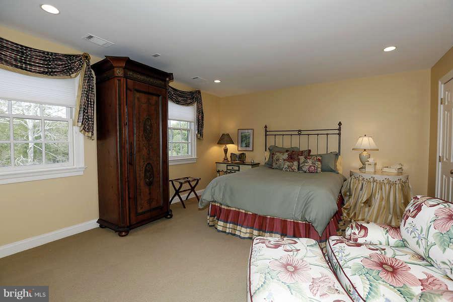 11005 Cripplegate Road Potomac, MD 20854 - Photo 14 of 23 Bedroom