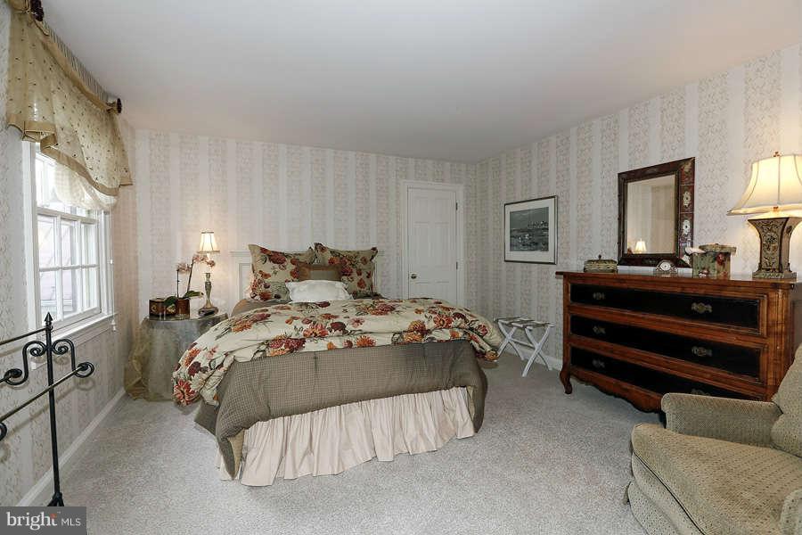 11005 Cripplegate Road Potomac, MD 20854 - Photo 15 of 23 Bedroom
