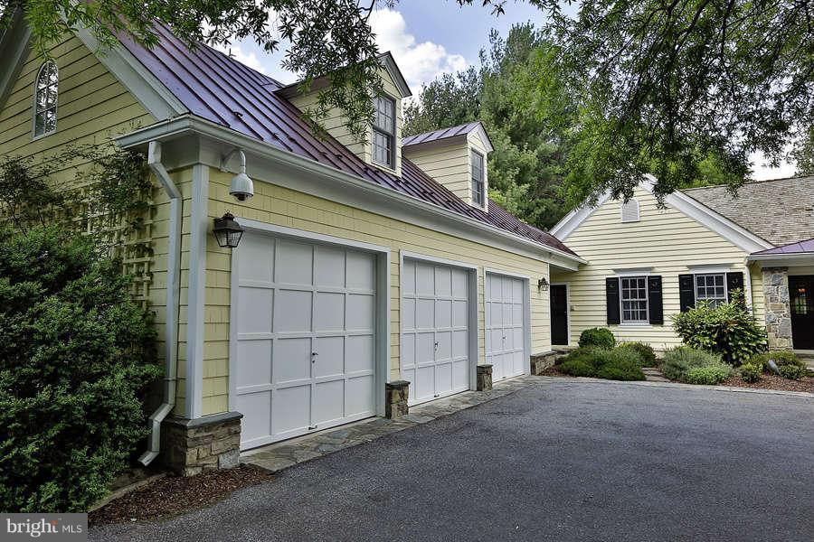 11005 Cripplegate Road Potomac, MD 20854 - Photo 22 of 23 Garage