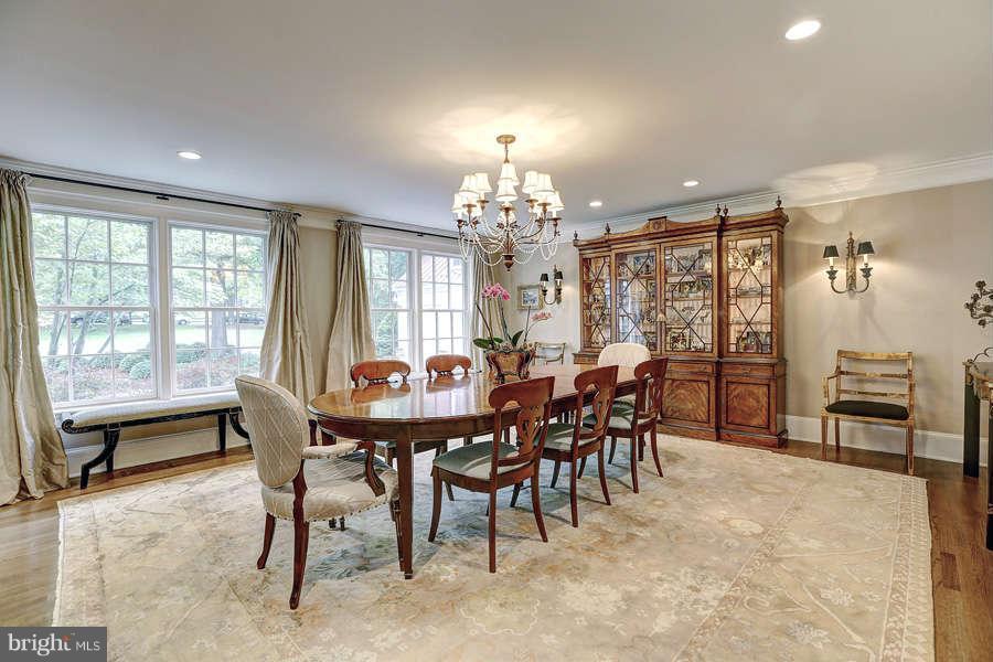 11005 Cripplegate Road Potomac, MD 20854 - Photo 5 of 23 Dining Room