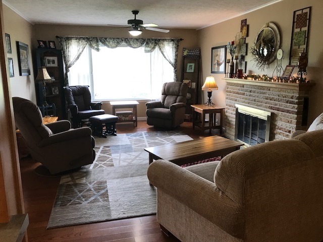 4693 South County Farm Road Warsaw, IN 46580 - Photo 3 of 16