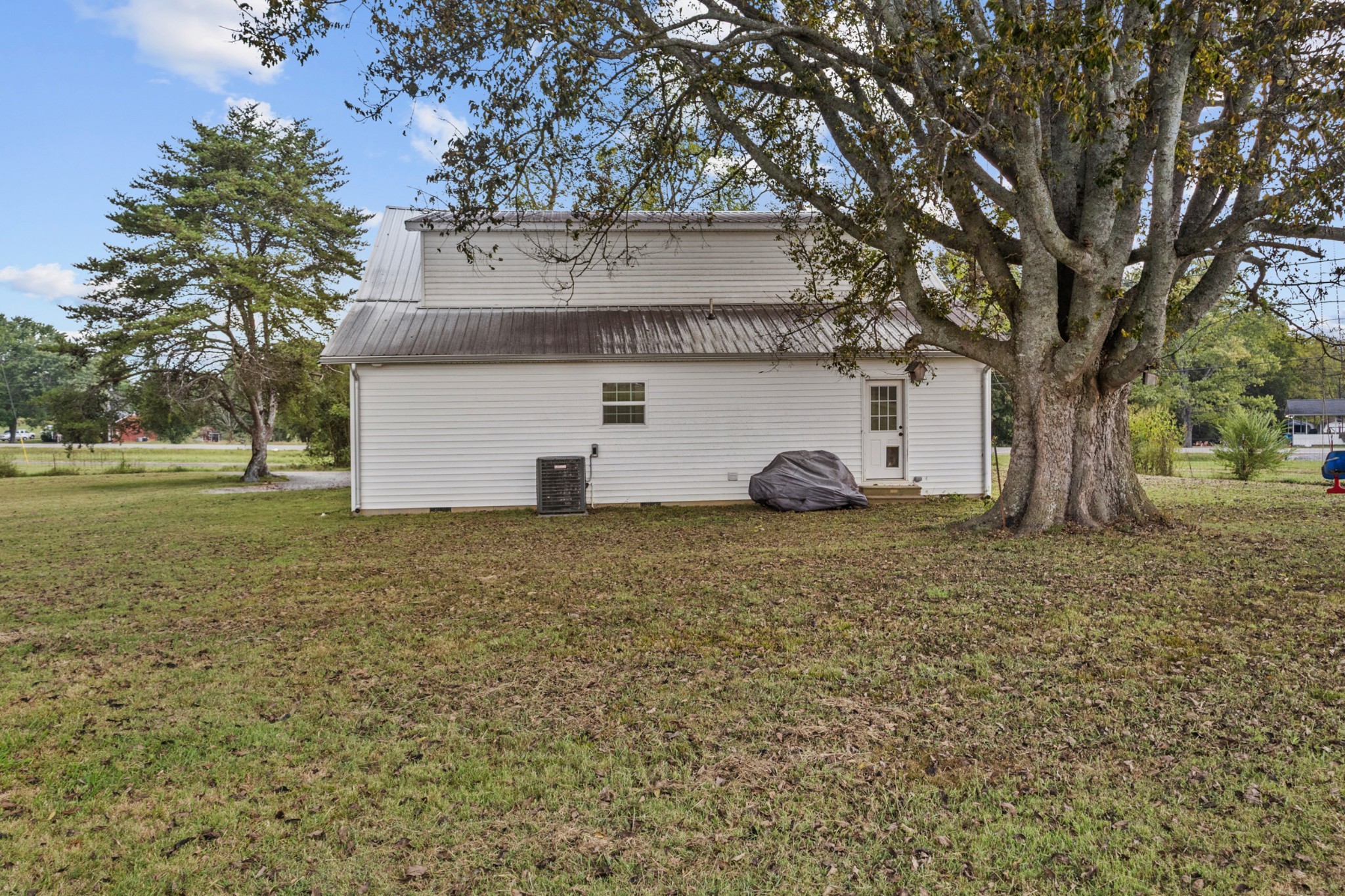607 Old Columbia Road Unionville, TN 37180 - Photo 40 of 46 a house view with a backyard space