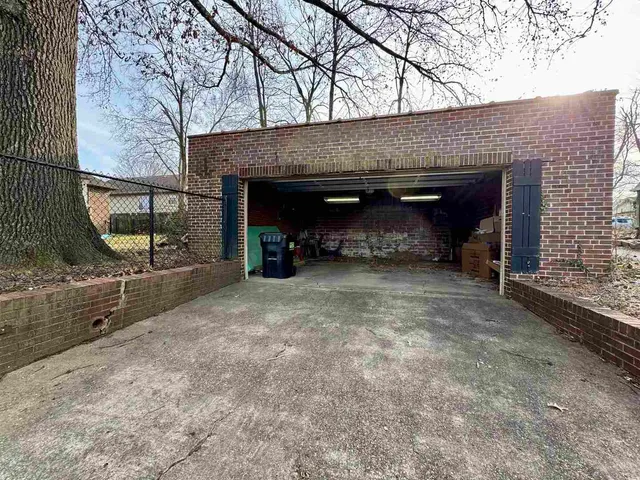 $135,000 | 1001 South Jackson Street, Harrisburg, IL 62946