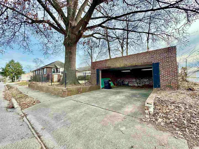 $135,000 | 1001 South Jackson Street, Harrisburg, IL 62946