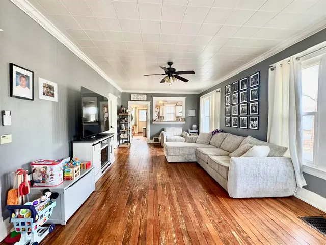 $135,000 | 1001 South Jackson Street, Harrisburg, IL 62946