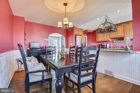 1632 Loch Ness Road Baltimore, MD 21286 - Photo 13 of 41 Seating for 8 or more in the dining area.