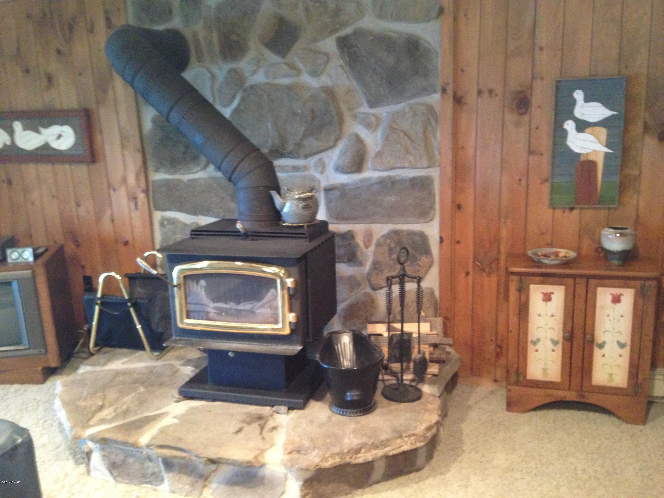 113 Boulder Point Road Lakeville, PA 18438 - Photo 12 of 28 Gallery Image 12