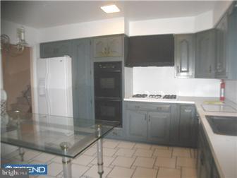 9230 Darlington Road Philadelphia, PA 19115 - Photo 5 of 12 Kitchen