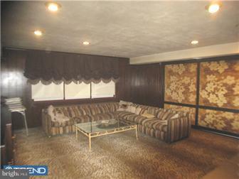 9230 Darlington Road Philadelphia, PA 19115 - Photo 6 of 12 Family Room
