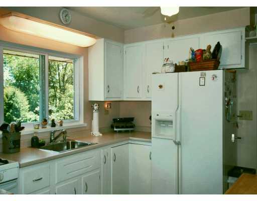 9262 Peebles Road Allison Park, PA 15101 - Photo 5 of 8 Kitchen.
