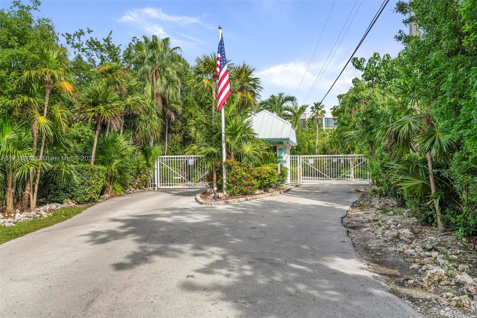 7401 Gulf Of Mexico Boulevard, Unit 4 Marathon, FL 33050 - Photo 2 of 20 a view of a back yard
