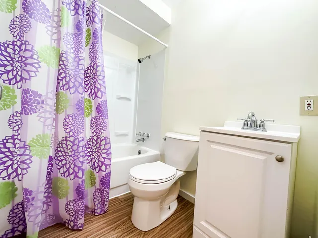 $1,750 | 169 Gateway Drive, Waterford, MI 48328