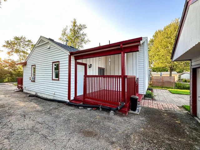 $1,750 | 169 Gateway Drive, Waterford, MI 48328