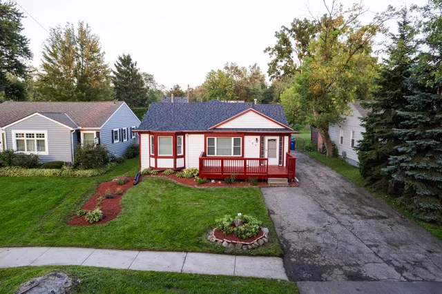 $1,750 | 169 Gateway Drive, Waterford, MI 48328