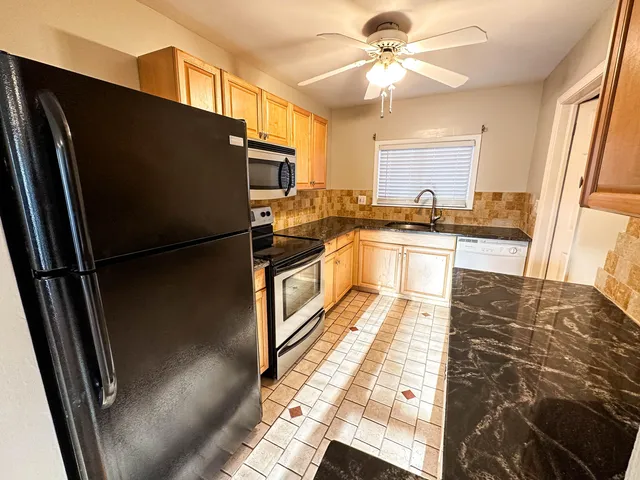 $1,750 | 169 Gateway Drive, Waterford, MI 48328