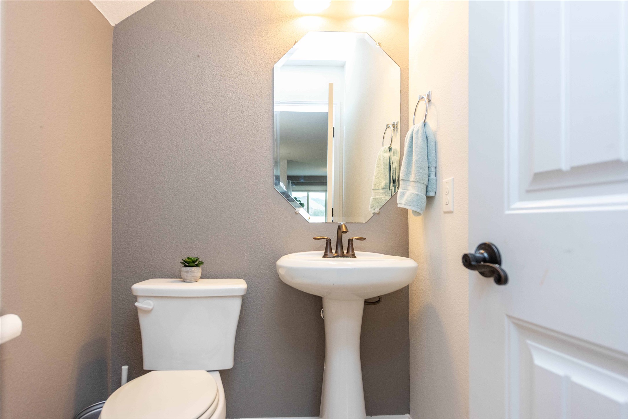 5701 Gunnison Turn Road Austin, TX 78738 - Photo 3 of 26