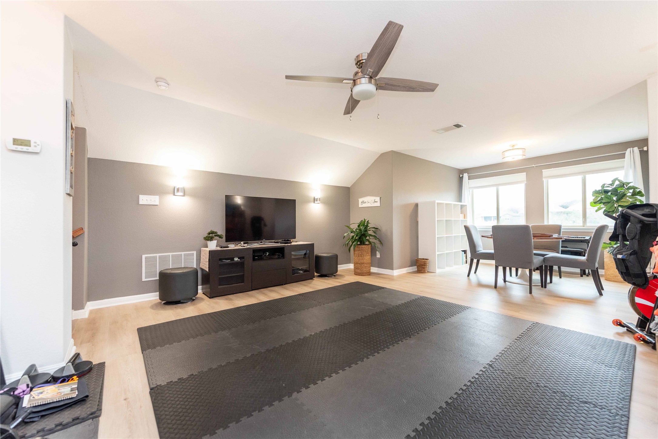 5701 Gunnison Turn Road Austin, TX 78738 - Photo 4 of 26