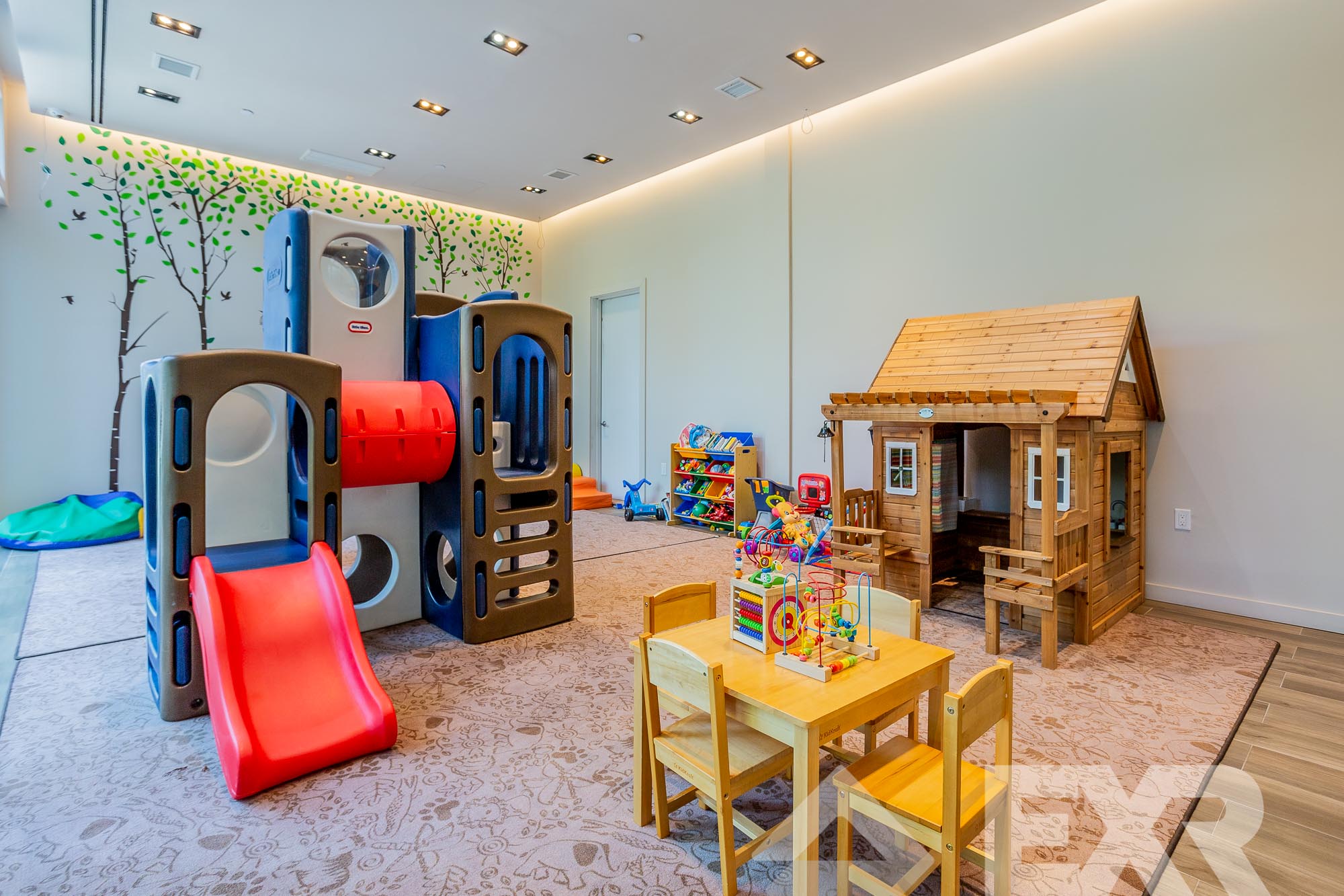 436 Albee Square West, Unit 9F Brooklyn, NY 11201 - Photo 2 of 12