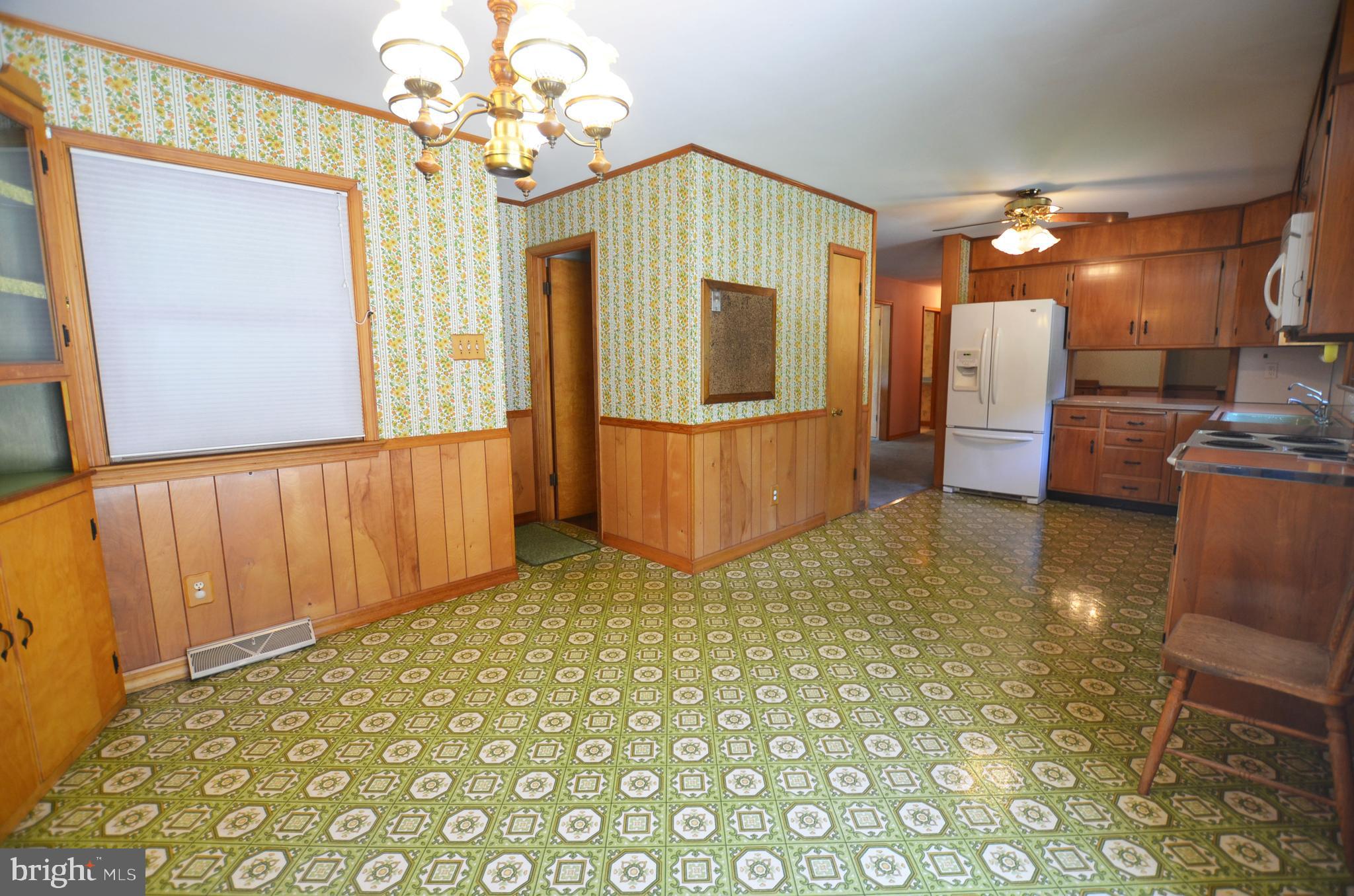 333 Old Porter Road Bear, DE 19701 - Photo 15 of 36 Eat-in Kitchen