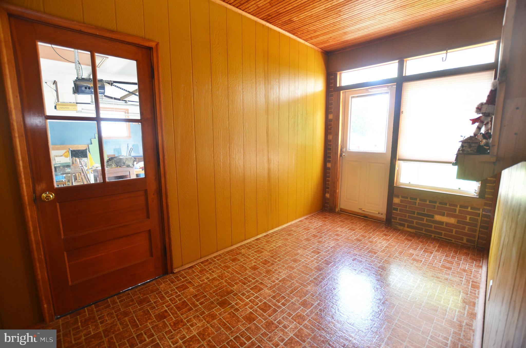 333 Old Porter Road Bear, DE 19701 - Photo 17 of 36 Breezeway