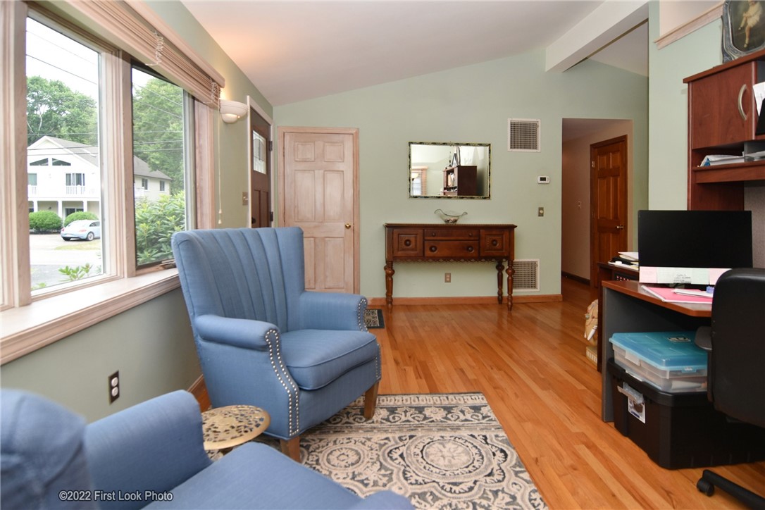 26 Mohawk Trail Narragansett, RI 02882 - Photo 15 of 40