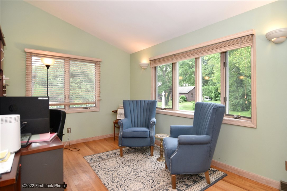 26 Mohawk Trail Narragansett, RI 02882 - Photo 16 of 40