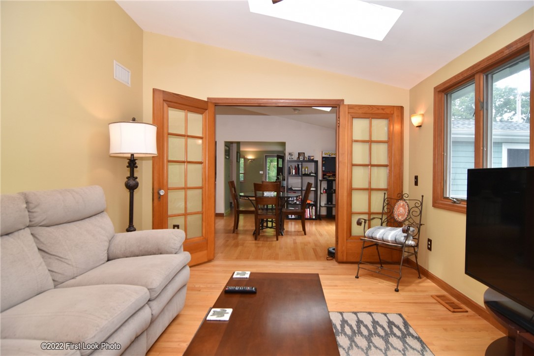 26 Mohawk Trail Narragansett, RI 02882 - Photo 4 of 40