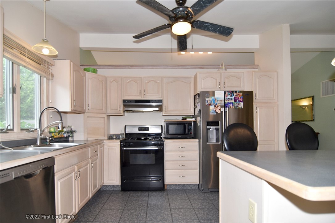 26 Mohawk Trail Narragansett, RI 02882 - Photo 6 of 40