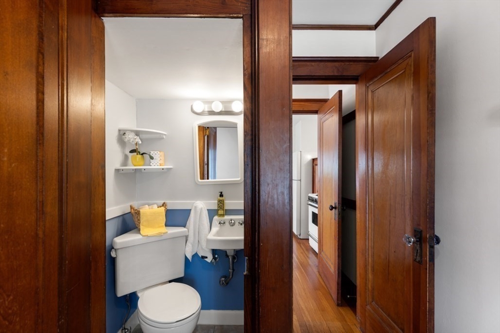 8 Berkeley Street Reading, MA 01867 - Photo 6 of 32