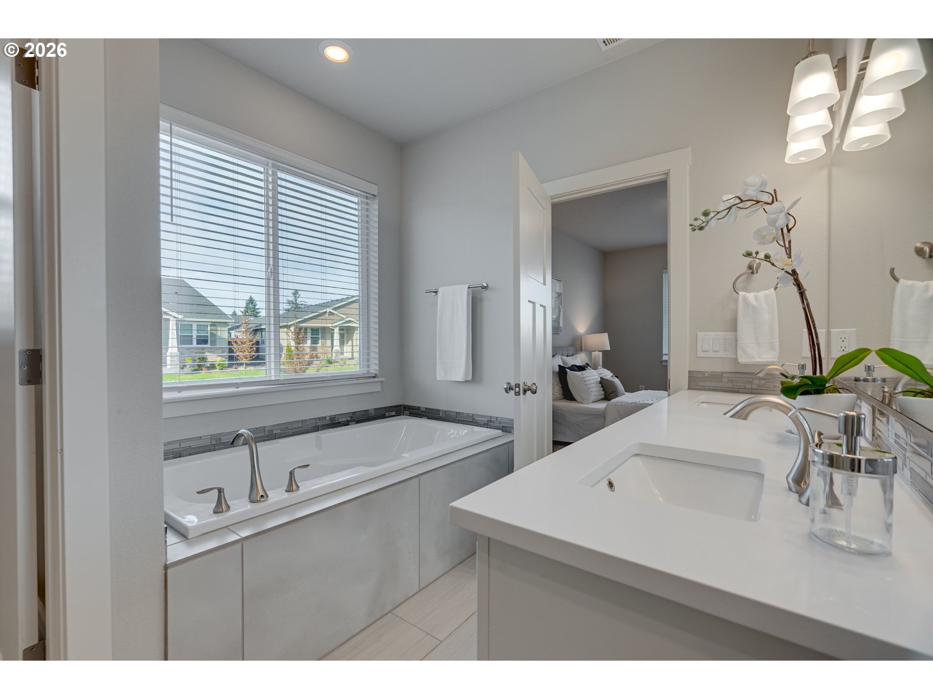 116 Northeast 19th Avenue Canby, OR 97013 - Photo 24 of 44 Bathroom