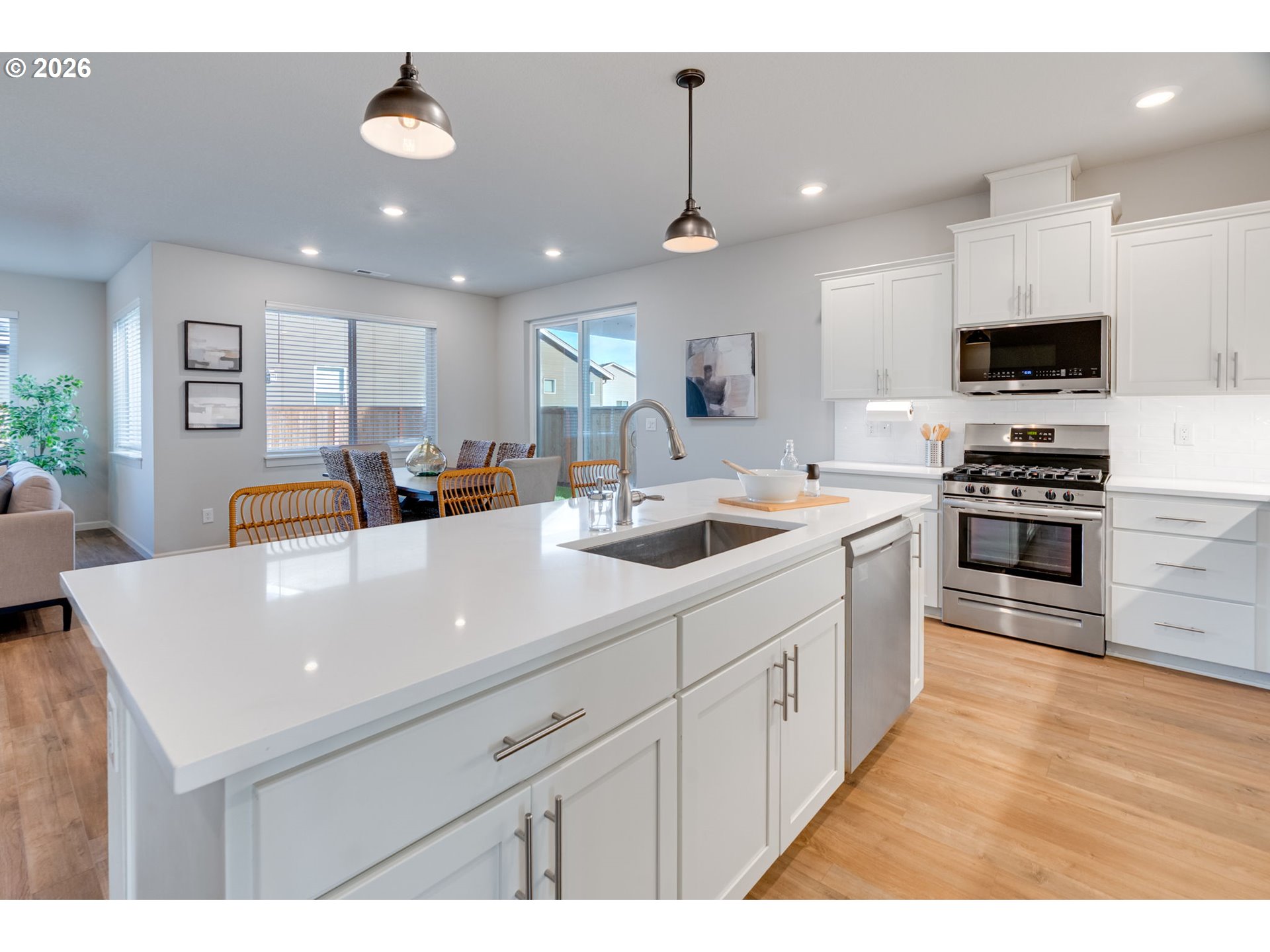 116 Northeast 19th Avenue Canby, OR 97013 - Photo 8 of 44