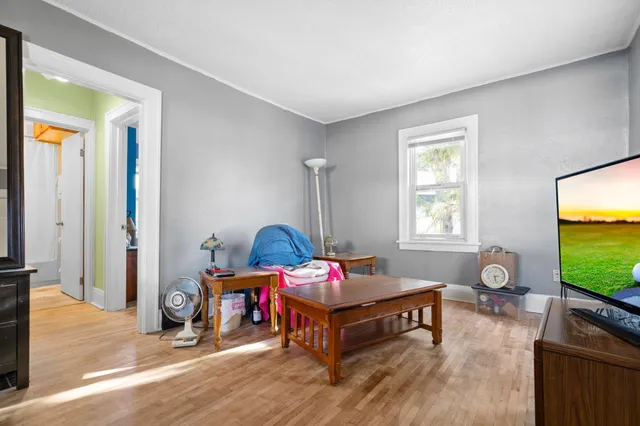 $169,000 | 828 Iroquois Avenue, St. Paul, MN 55119