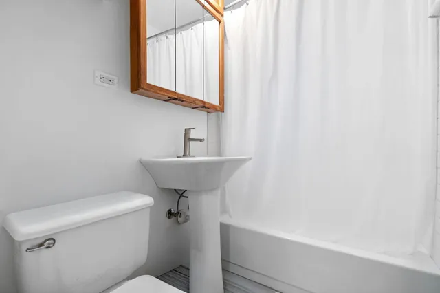 $169,000 | 828 Iroquois Avenue, St. Paul, MN 55119