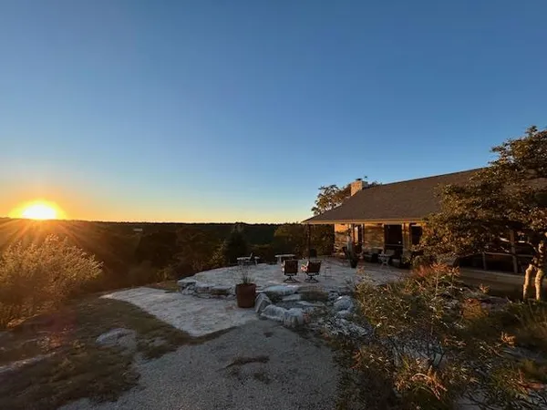 $1,375,000 | 306 Charles Road, Kerrville, TX 78028