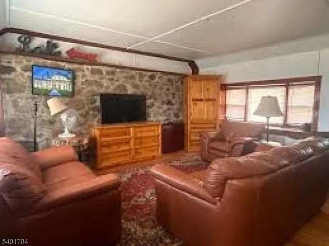 $1,850 | 6 Round Valley Road, Whitehouse Station, NJ 08889