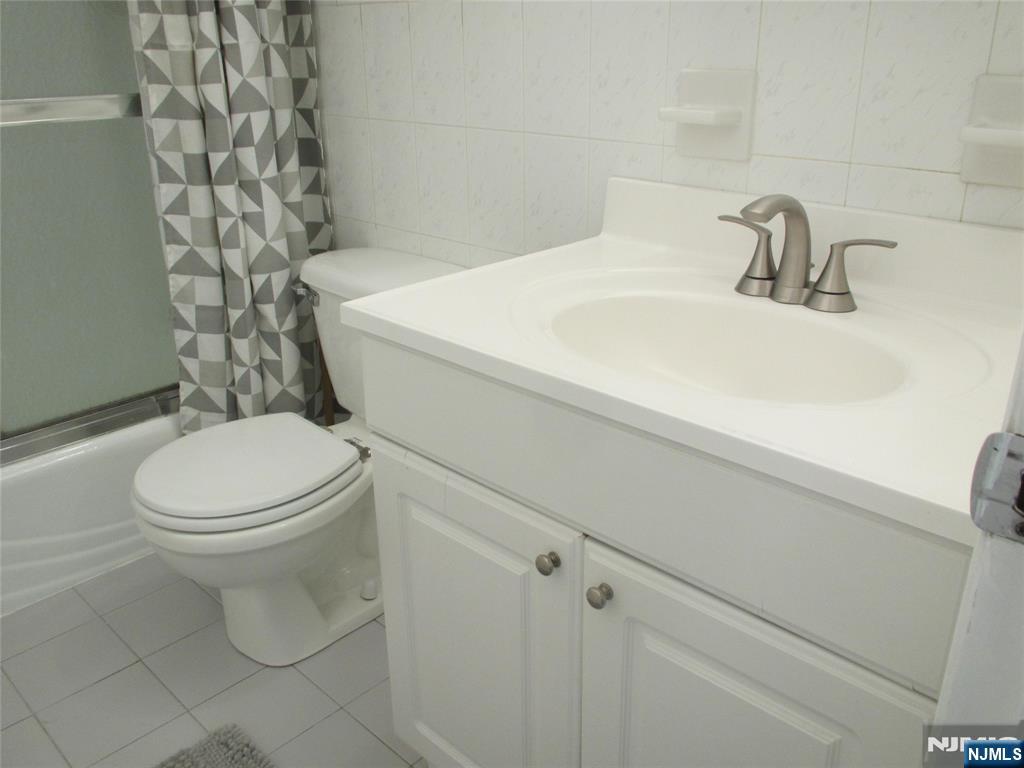 360 Ridge Road, Unit 1 Lyndhurst, NJ 07071 - Photo 15 of 17