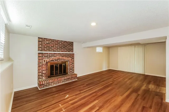 $2,045 | 513 Northeast Grant Drive, Blue Springs, MO 64014