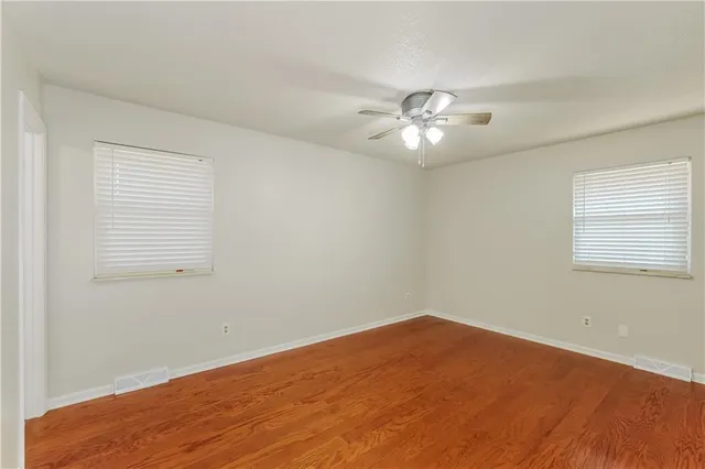 $2,045 | 513 Northeast Grant Drive, Blue Springs, MO 64014