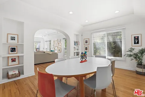 $1,895,000 | 825 South Stanley Avenue, Los Angeles, CA 90036