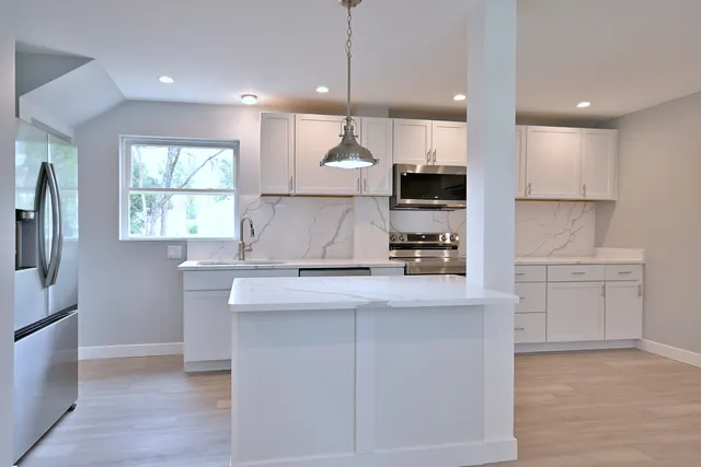 $449,000 | 7215 West Farwell Avenue, Chicago, IL 60631