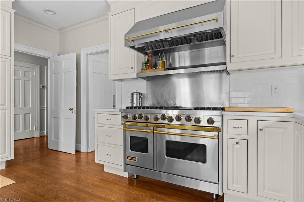 417 Hillcrest Drive High Point, NC 27262 - Photo 13 of 50