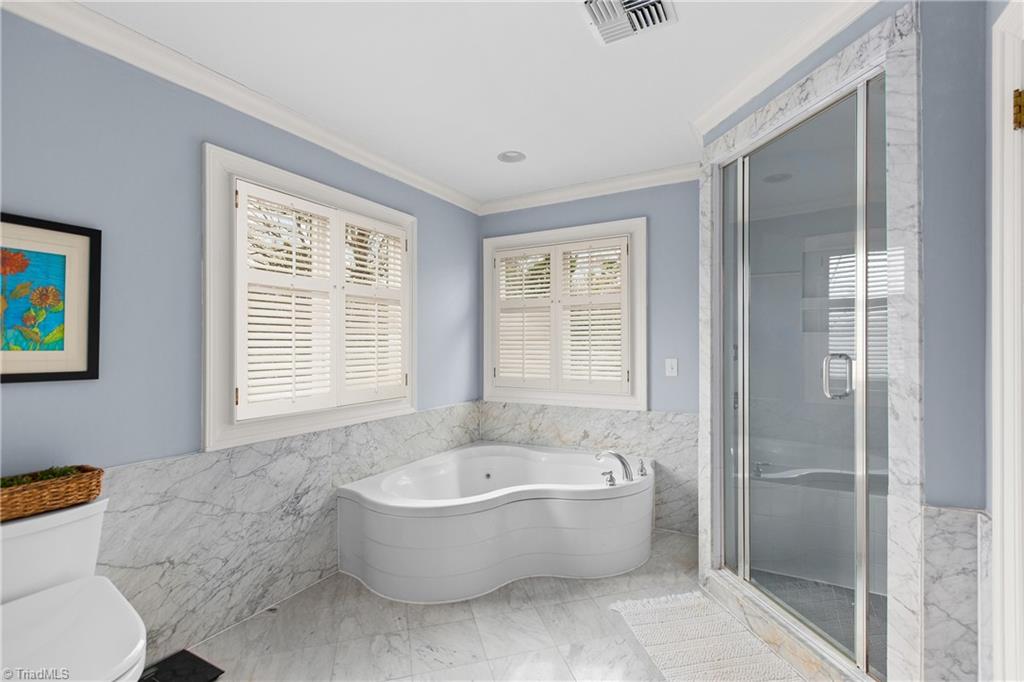 417 Hillcrest Drive High Point, NC 27262 - Photo 29 of 50 Primary Bathroom