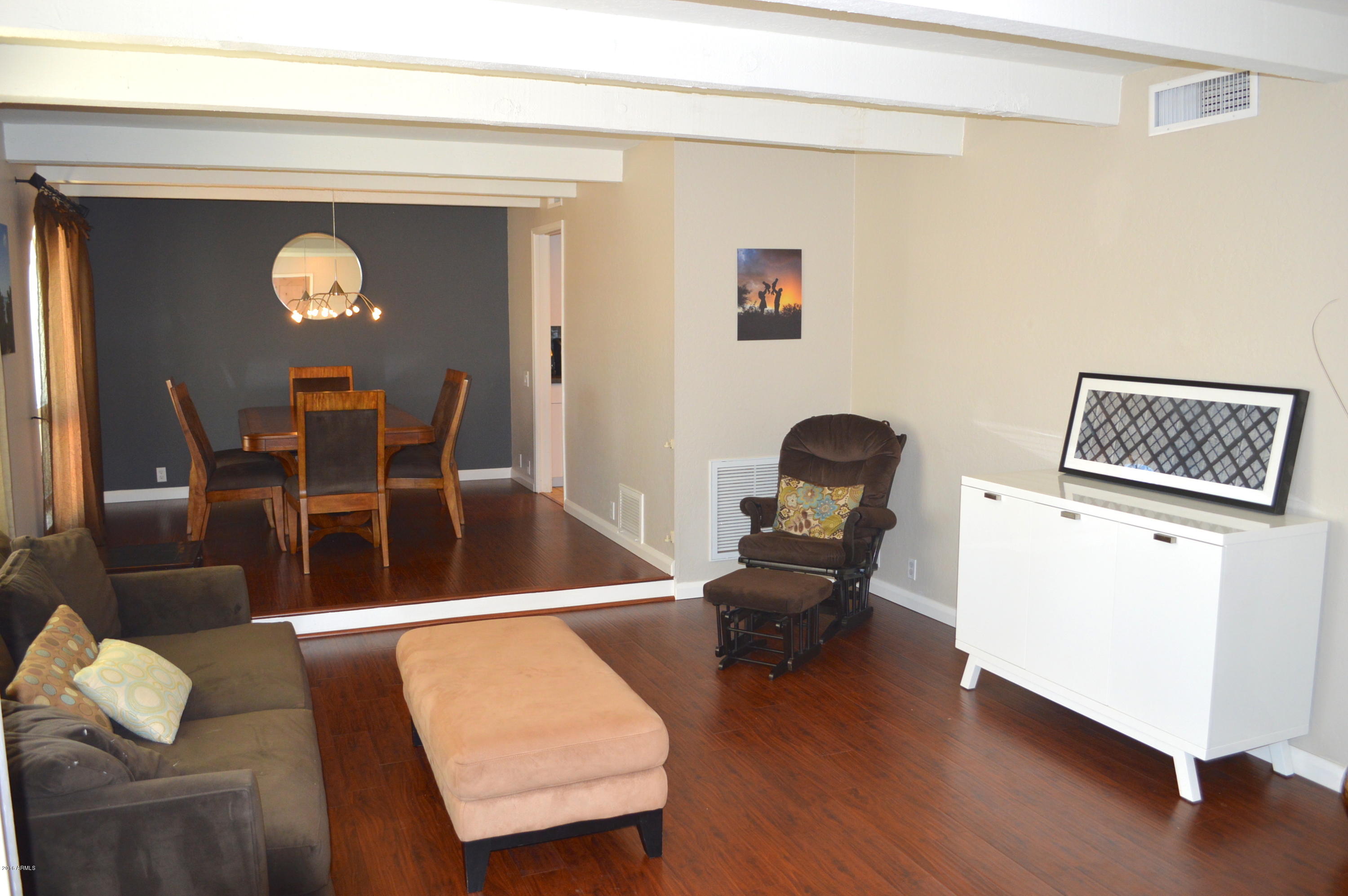 3501 East Cochise Road Phoenix, AZ 85028 - Photo 2 of 27 cochise living room
