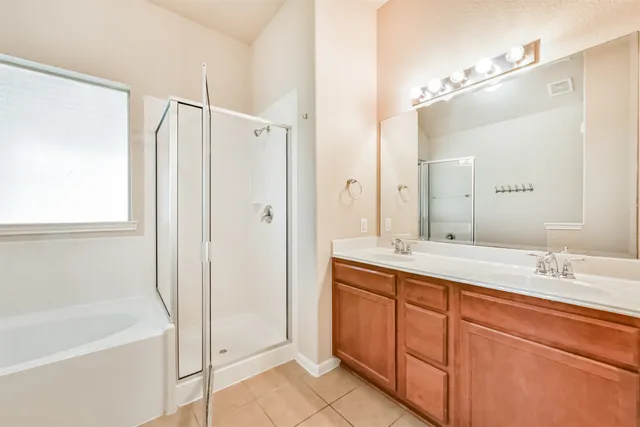 $2,400 | 7201 Valentine Lane, Pearland, TX 77584