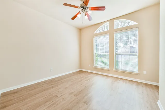 $2,400 | 7201 Valentine Lane, Pearland, TX 77584