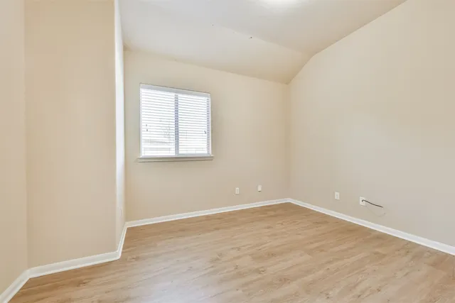 $2,400 | 7201 Valentine Lane, Pearland, TX 77584