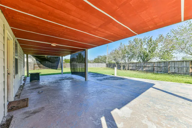 $2,400 | 7201 Valentine Lane, Pearland, TX 77584